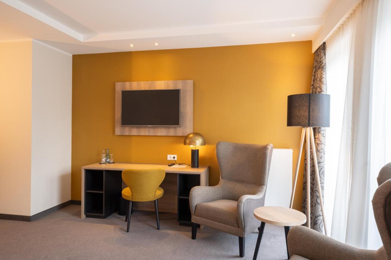Hotel Rheinischer Hof Динклаге Экстерьер фото